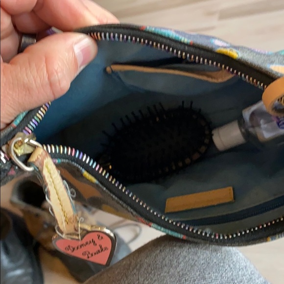 Medium Dooney & Bourke. - Picture 3 of 3